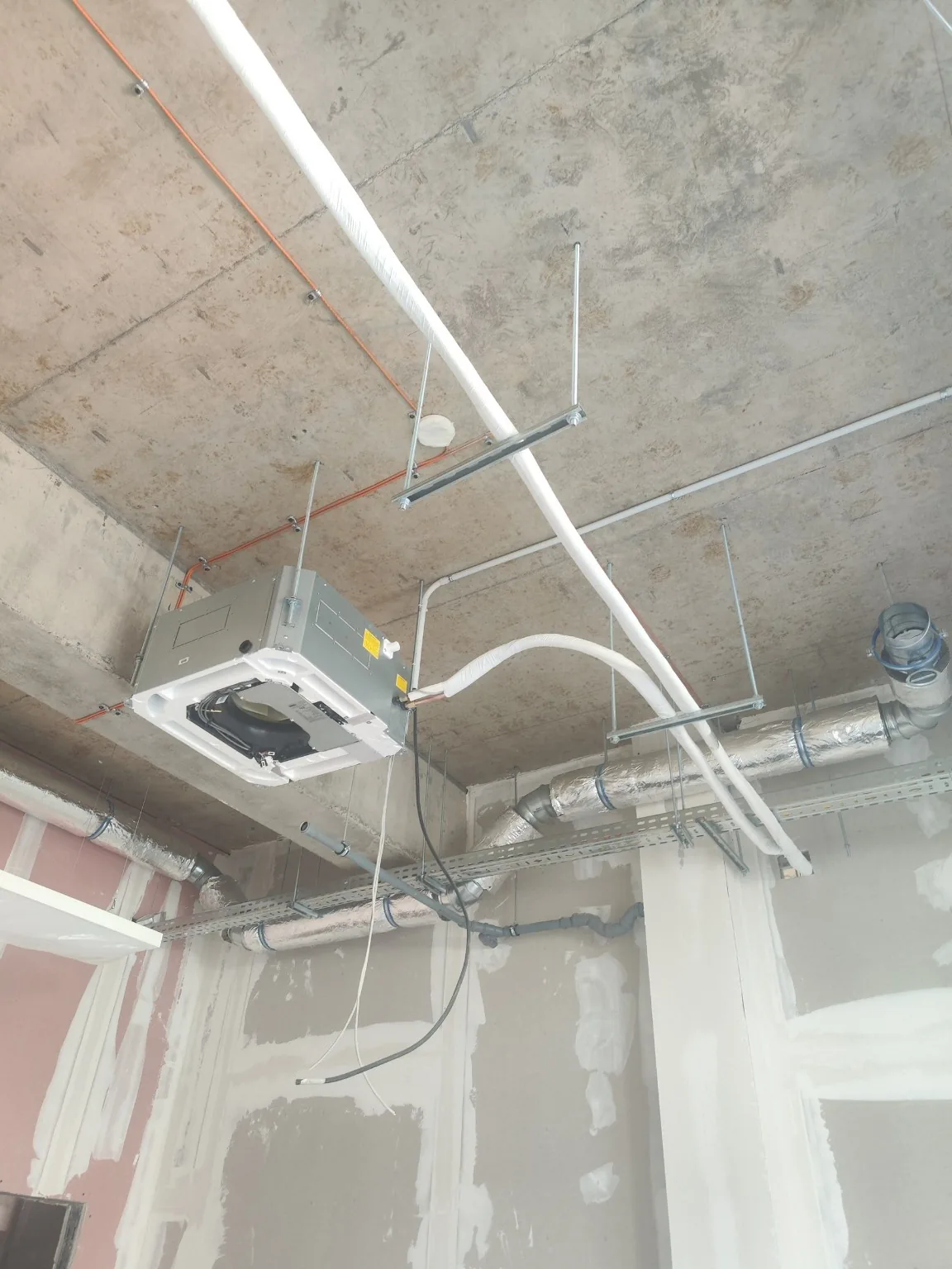 Obiect 04 — execuție HVAC multi-nivel — foto 1