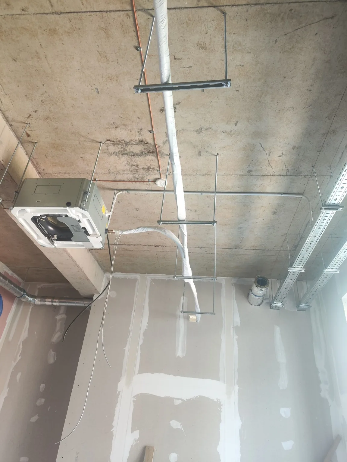 Obiect 04 — execuție HVAC multi-nivel — foto 1