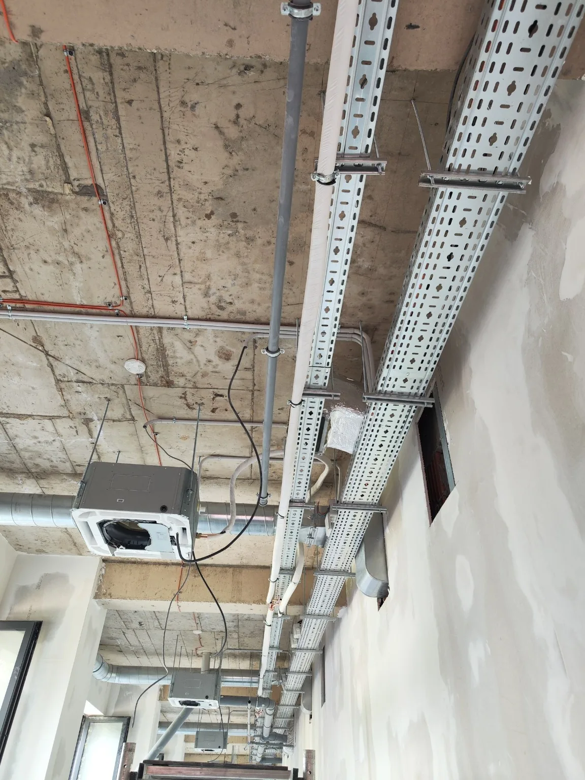 Obiect 04 — execuție HVAC multi-nivel — foto 1